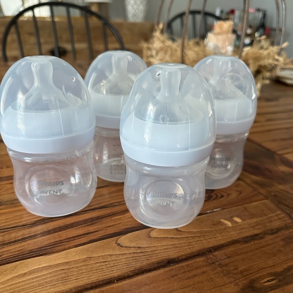4 Philips Avent Natural Baby Bottles 4oz - Picture 2 of 2